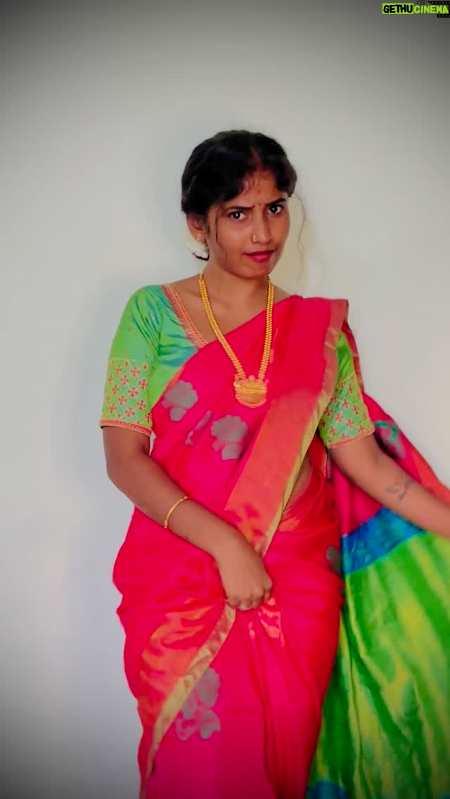 Pinky Gowda - 3 Likes - Follow @bros__princess_6
#brosprincess6 #pinkygowda6 #explore #kannadasongs #reelkarofeelkaro #reelitfeelit #foryou
