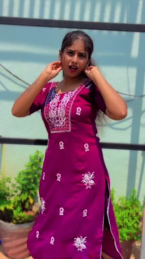 Pinky Gowda Instagram - Follow @bros__princess_6 
#brosprincess6 #pinkygowda6 #explore #kannadasongs #reelkarofeelkaro #reelitfeelit #foryou