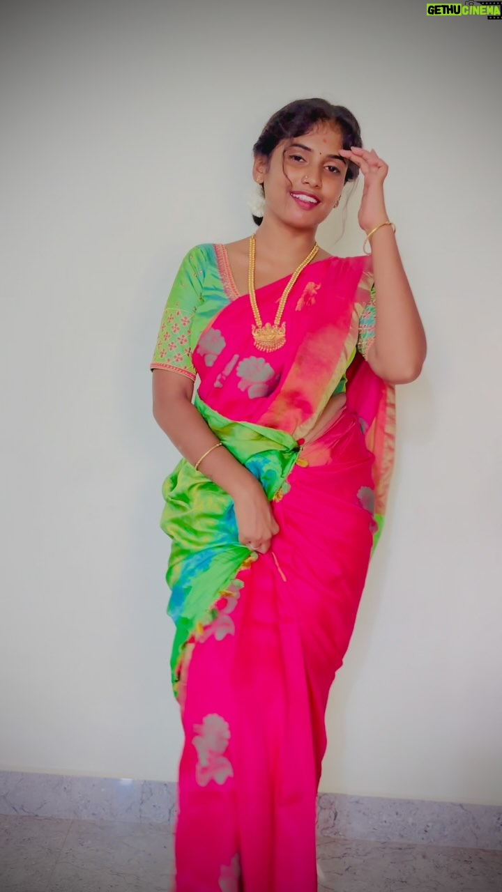 Pinky Gowda - 2.6K Likes - Follow @bros__princess_6
#brosprincess6 #pinkygowda6 #explore #kannadasongs #reelkarofeelkaro #reelitfeelit #foryou