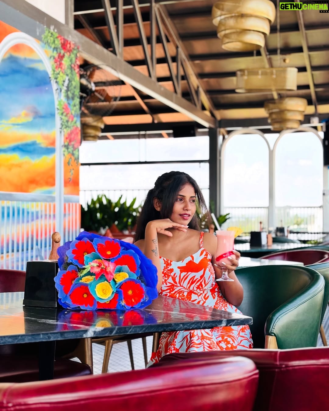 Pinky Gowda - 3 Likes - Living lyf on my own terms🌸✨
Follow @bros__princess_6
#pinkygowda6 #brosprincess6 #explore #foryou
