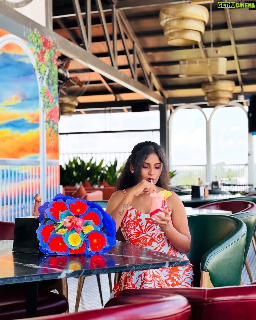 Pinky Gowda - 3 Likes - Living lyf on my own terms🌸✨
Follow @bros__princess_6
#pinkygowda6 #brosprincess6 #explore #foryou