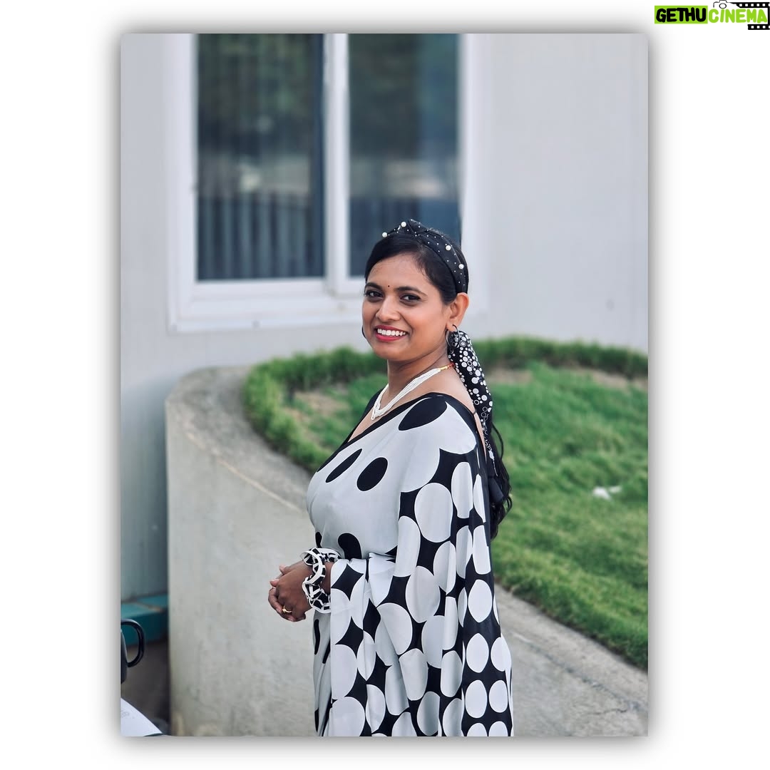 Pooja Sani - 10.1K Likes - Feel so Vintage☎️ Retro Mode 📽️🎼🎬🎞️
.
PC : @faran_bin_usman 🤝🏻
.
#poojasani #bornoninstagram