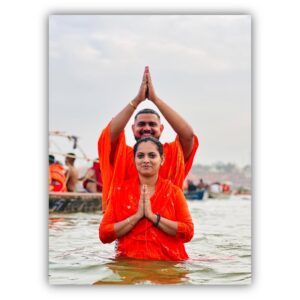 Pooja Sani Instagram - POV: You’re Witnessing the world’s largest spiritual gathering what your 5 generation couldn’t 🙏🏻 
.
MAHAKUMBH 🕉️ 
.
PC : @manohar_brahmavar @siddarth2628 
.
#poojasani #bornoninstagram