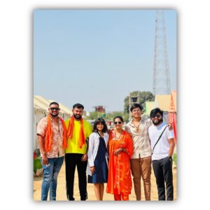 Pooja Sani Instagram - POV: You’re Witnessing the world’s largest spiritual gathering what your 5 generation couldn’t 🙏🏻 
.
MAHAKUMBH 🕉️ 
.
PC : @manohar_brahmavar @siddarth2628 
.
#poojasani #bornoninstagram