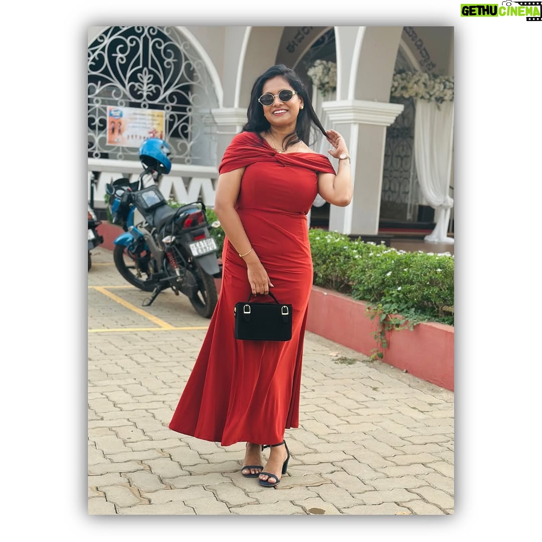 Pooja Sani - 11K Likes - Proud owner of chubby cheeks 🙊😇
.
PC : @smichaeljack49 📸
.
👗: @myntra
.
#poojasani #bornoninstagram