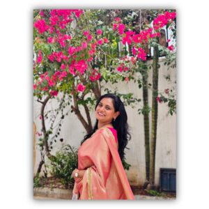 Pooja Sani Instagram - Where ya lookin’? I’m your view 😉✨
.
#poojasani #bornoninstagram