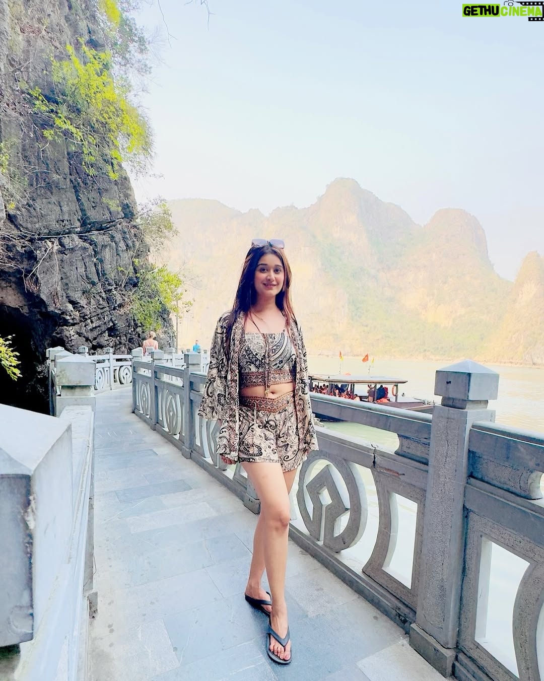 Prachi Bansal - 14.2K Likes - The art of nature🫠😍😻🫠
:
:
:
:
:
:
:
:
:
#instamood #potd #hiddencaves #nature #naturelovers #caves #ootdfashion #vietnam #prachibansal