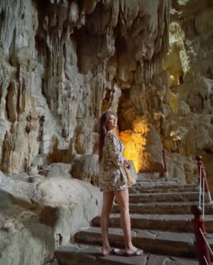 Prachi Bansal Instagram - The art of nature🫠😍😻🫠

:
:
:
:
:
:
:
:
:

#instamood #potd #hiddencaves #nature #naturelovers #caves #ootdfashion #vietnam #prachibansal