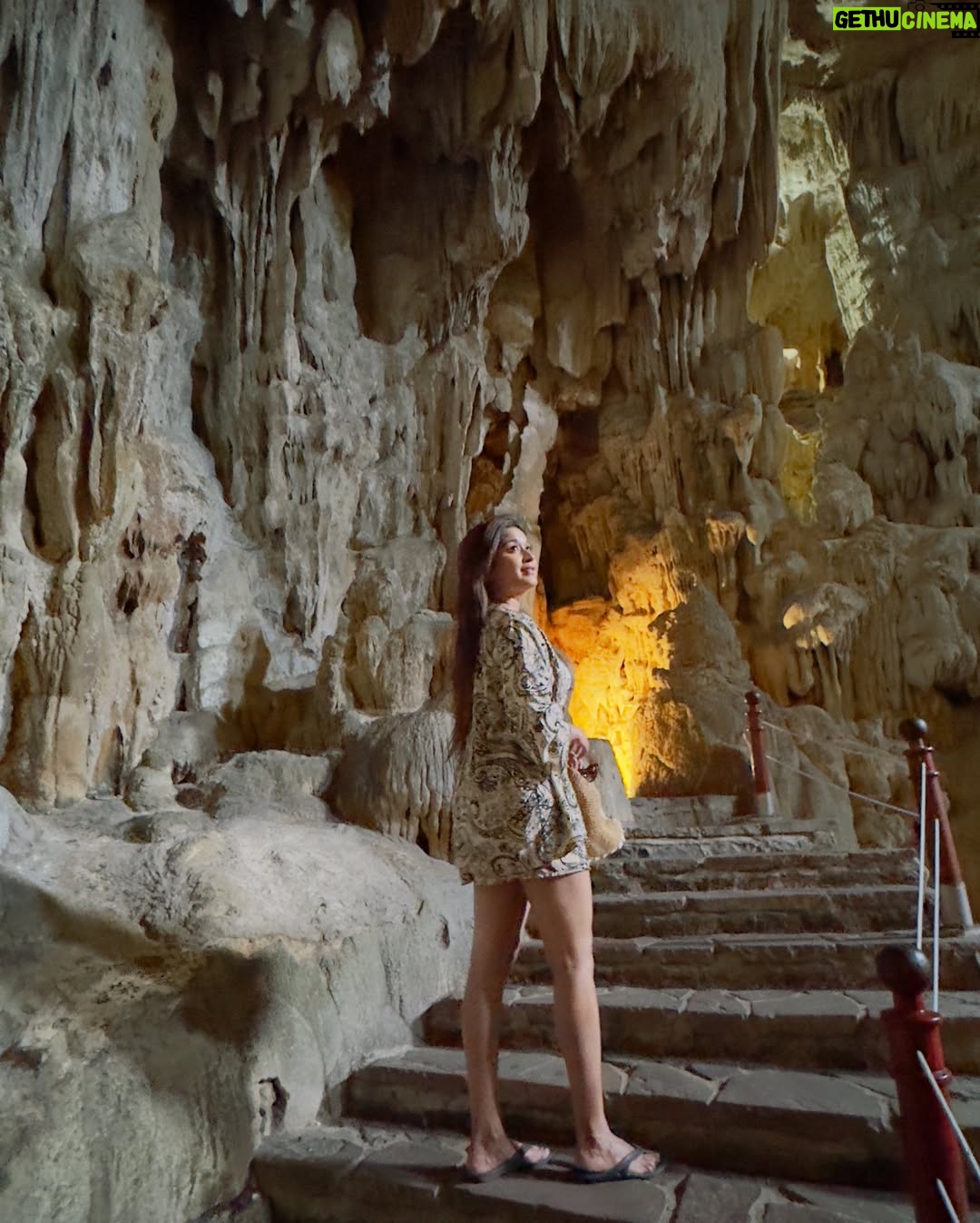 Prachi Bansal - 14.2K Likes - The art of nature🫠😍😻🫠
:
:
:
:
:
:
:
:
:
#instamood #potd #hiddencaves #nature #naturelovers #caves #ootdfashion #vietnam #prachibansal
