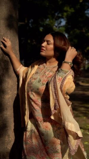 Pratibha Bhadauria Instagram - This reel is my summer wardrobe dilemma in motion.
The showstopper in bold florals or keep it understated with soft glam.

Outfits by - @saundhindia 

What’s your pick ?

#IndianWear #summer #modestfits #Outfitoftheday #summeroutfitideas #indianfashion #ethnicwear #onlineshopping 

Indian Summer ,  Desi outfits , India wear ,  Indian wear inspiration , summer fashion , modest fits , modest Indian outfits