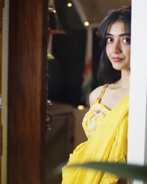 Preethi Pagadala Instagram - 🌼🌼🌼
.
.
.
📸: @frameinsidetheframe