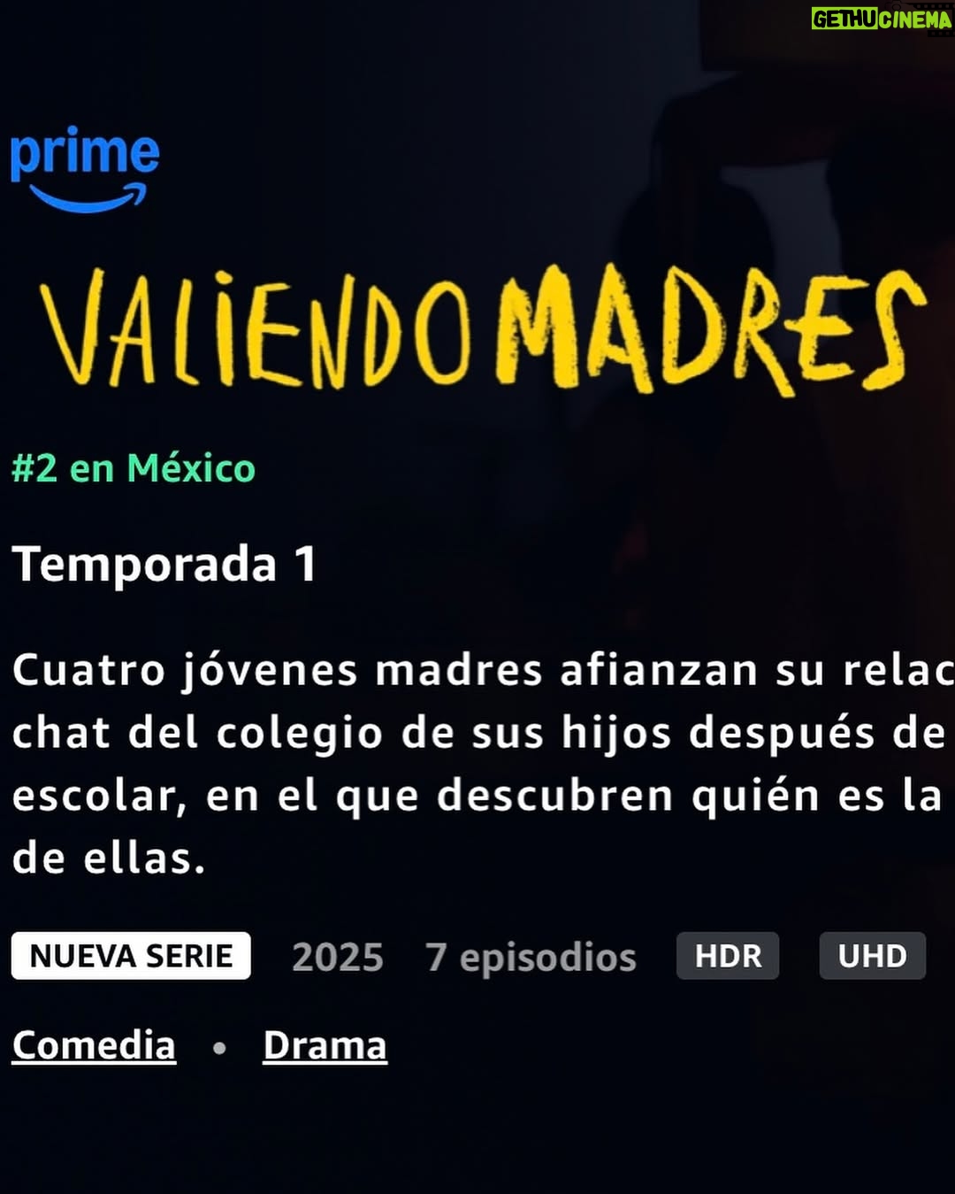 Priscila Faz - 3.7K Likes - Hermanas… no todos los días se estrena una serie que escribiste. Es surreal ver las palabras que robaste de tu cerebro, que leíste en voz alta, que platicaste con las otras escritoras, que recibieron notas de la productora, de la plataforma… y así en loop hasta ver que llegó a la pantalla y reconocer tus diálogos. Está loquísimo… y muy, muy chingón.
Ahora, se preguntarán qué tiene que ver una foto en bikini con todo esto. Y la verdad: nada. Como ya me habían dicho por ahí, la vida de guionista no es muy glamourosa.
Y como una foto mía, jorobada y con el ceño fruncido frente a Final Draft, recibiría dos likes, decidí mejor subir esta foto, mostrando piel, como diría Shakira.
Gracias a @anarascon y @andycortina_s por ser los mejores ejecutivos, al pan de hojaldre que, si fuera humano, sería @milimorfin y a mí por salir adelante en el juego del calamar que fue el proceso de escribir esta serie. Jajajaj ¡Que la gocen, hermanas!
¿Qué harían ustedes si encuentran a su hijo jugando con un dildo de colores que NO ES SUYO? 💥😱🦄
No se pierdan Valiendo Madres por @primevideomx