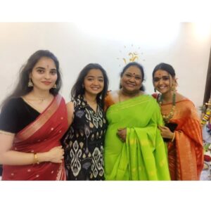 Priya J Achar Instagram - Congratulation 🏡 mintu @nisha_ravikrishnanoffl_ ನಿಮ್ಮ ಹೊಸ ಮನೆ ಯಾವಾಗಲೂ ಸಮೃದ್ಧಿಯಾಗಿರಲಿ 😊🧿🧿🧿