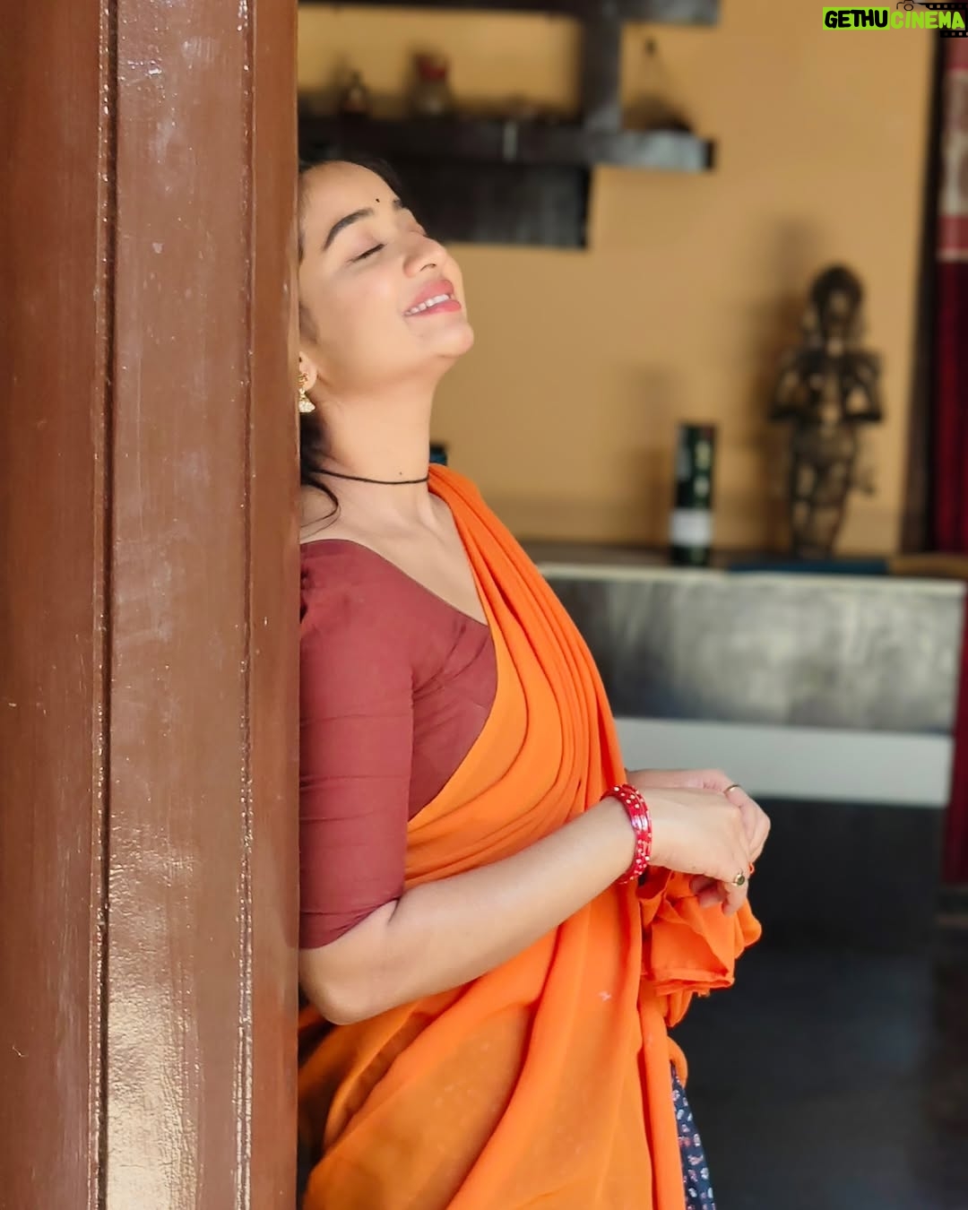 Priya J Achar - 12K Likes - ದಿನವಿಡಿ ನಿನ್ನ ನೋಡೋ🙈
ಮುಗಿಯದ ಚಾಕರಿ❣️
.
.
.
#priyajachar #devanobhajaadugara #movieshoot
With my fav lyrics☺️ #lovemusic