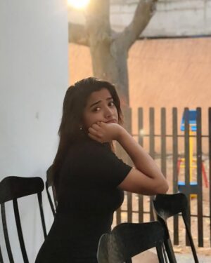 Priya J Achar Instagram - ನಿನ್ನಿಂದ ತಾನೆ …♥️
.
.
.
#priyajachar #love.exe #favsong
