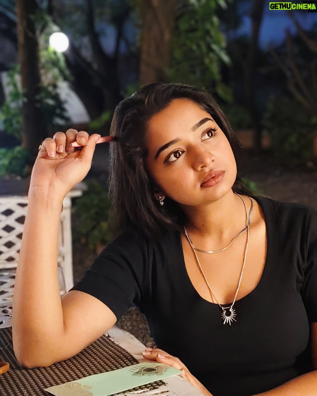 Priya J Achar - 28.8K Likes - ನಿ ನನಗೆ ಕೊಟ್ಟದ್ದು ತಿಳಿ ನೀಲಿ ಕನಸ… 🦋
ಬರಿ ಪೋಲಿ ಕನಸ…🫣
.
.
.
.
#priyajachar #favsong #favlines #feelthevibe