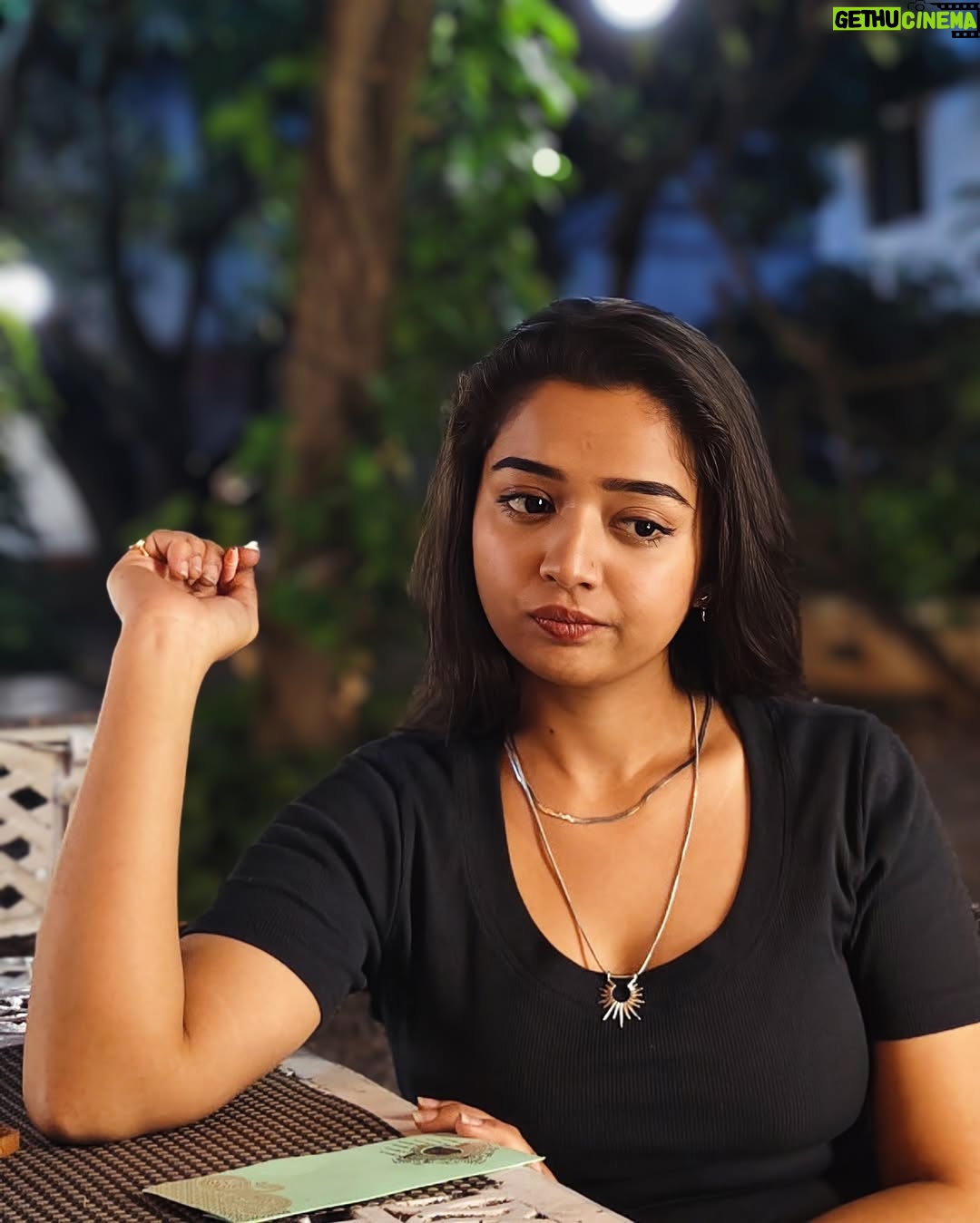 Priya J Achar - 28.8K Likes - ನಿ ನನಗೆ ಕೊಟ್ಟದ್ದು ತಿಳಿ ನೀಲಿ ಕನಸ… 🦋
ಬರಿ ಪೋಲಿ ಕನಸ…🫣
.
.
.
.
#priyajachar #favsong #favlines #feelthevibe