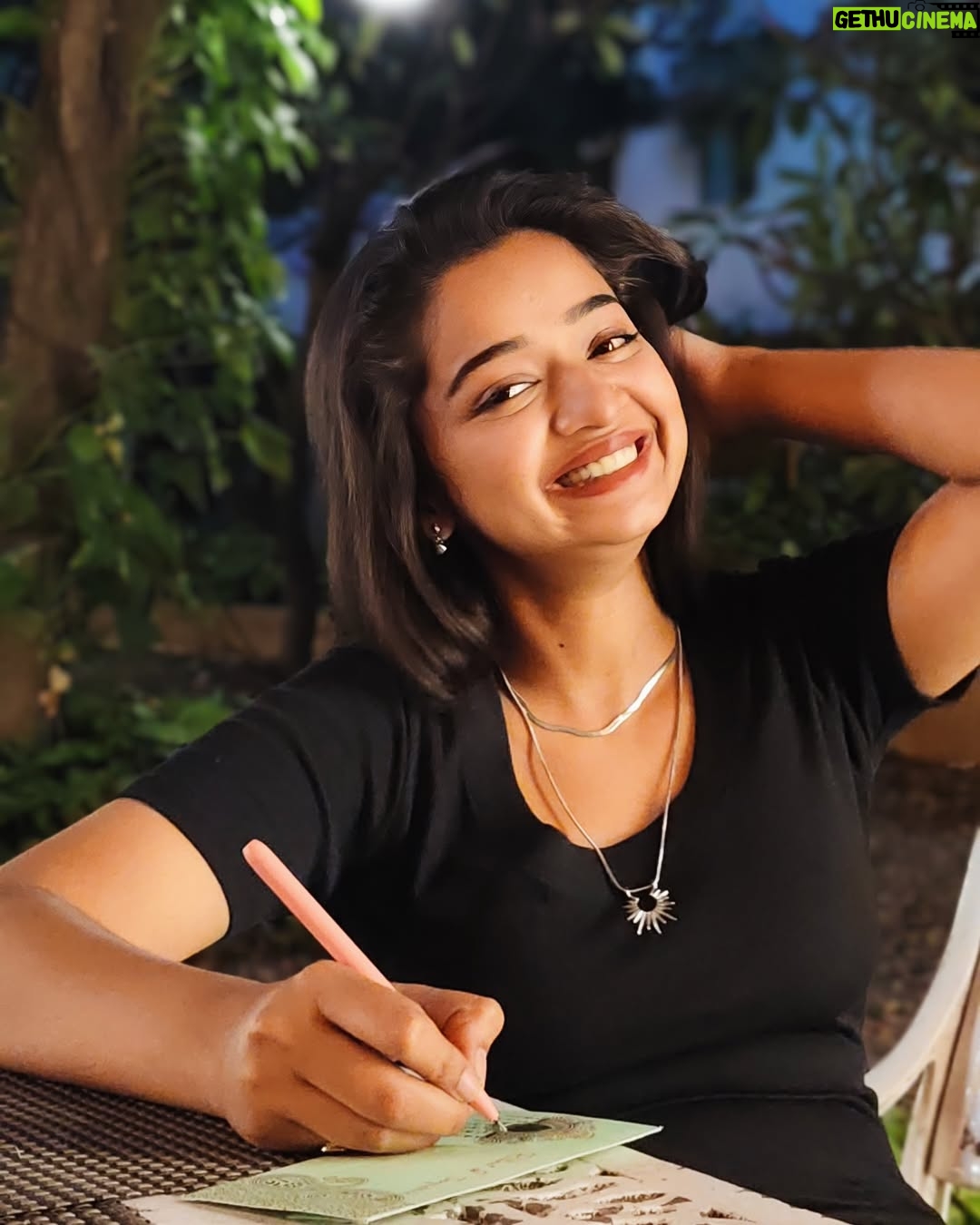 Priya J Achar - 28.8K Likes - ನಿ ನನಗೆ ಕೊಟ್ಟದ್ದು ತಿಳಿ ನೀಲಿ ಕನಸ… 🦋
ಬರಿ ಪೋಲಿ ಕನಸ…🫣
.
.
.
.
#priyajachar #favsong #favlines #feelthevibe