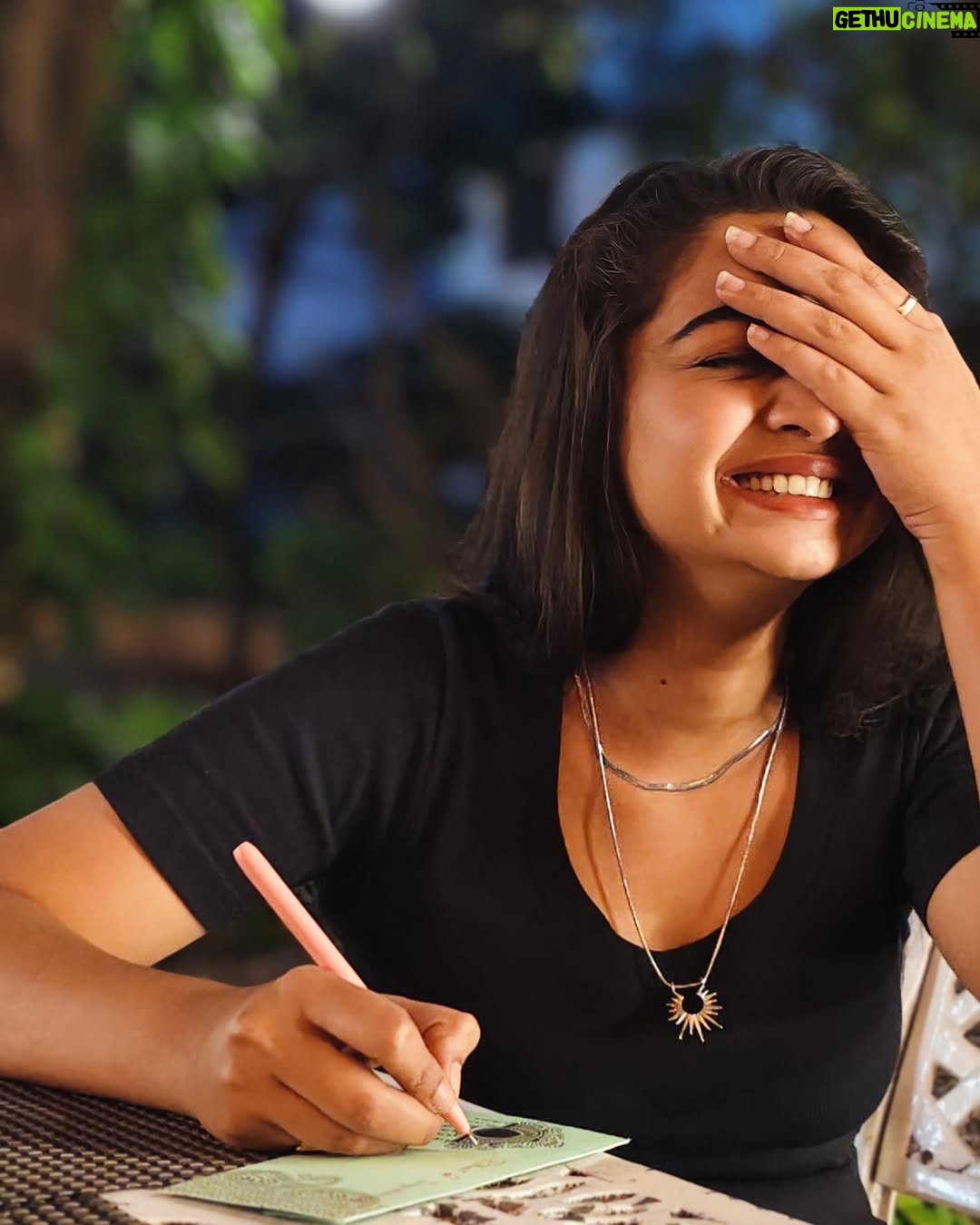Priya J Achar - 28.8K Likes - ನಿ ನನಗೆ ಕೊಟ್ಟದ್ದು ತಿಳಿ ನೀಲಿ ಕನಸ… 🦋
ಬರಿ ಪೋಲಿ ಕನಸ…🫣
.
.
.
.
#priyajachar #favsong #favlines #feelthevibe
