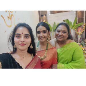 Priya J Achar Instagram - Congratulation 🏡 mintu @nisha_ravikrishnanoffl_ ನಿಮ್ಮ ಹೊಸ ಮನೆ ಯಾವಾಗಲೂ ಸಮೃದ್ಧಿಯಾಗಿರಲಿ 😊🧿🧿🧿
