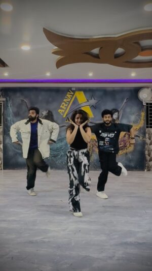Priya J Achar Instagram - #LoveExE #agnyathavasi 
Get hooked with the hook steps of LOVE.EXE 
Did you miss your loved one today?