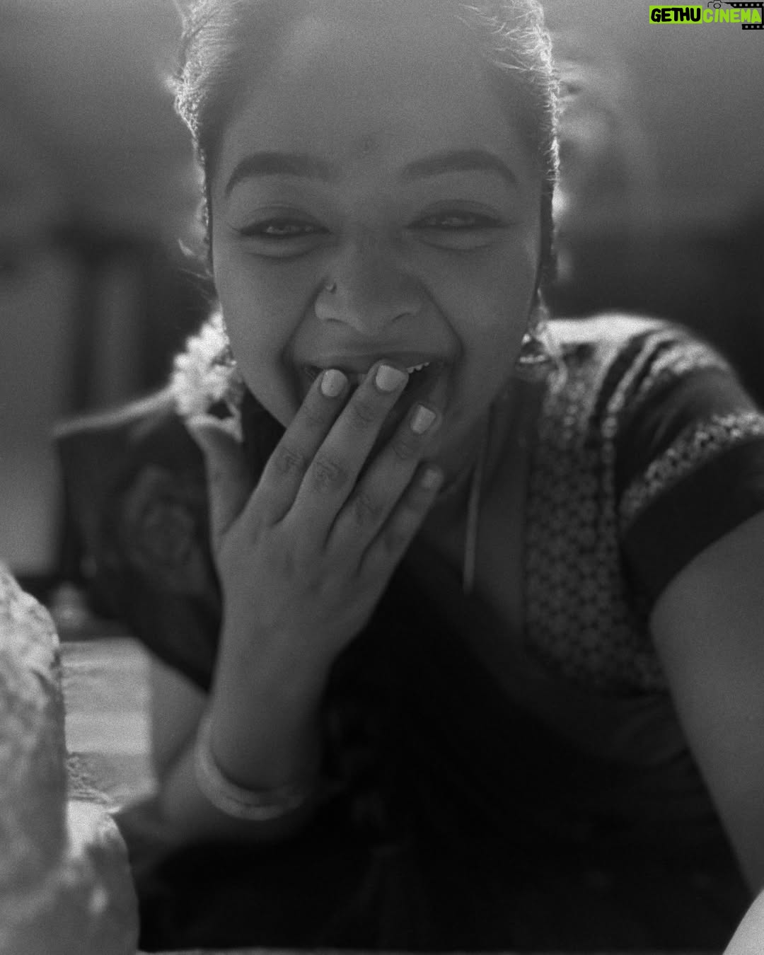 Priya J Achar - 16.7K Likes - ನಿನ್ನಂತೆ ಯಾರಿಲ್ಲ🙈
ನಿನ್ನಲ್ಲೇ ಮನಸೆಲ್ಲ🧿
.
.
.
.
#priyajachar
I I I love this song 🎵🥹🥰
.
Nimagu e song istana