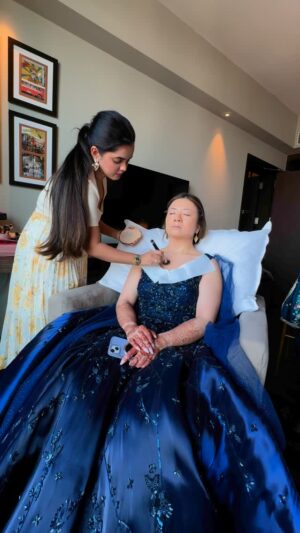 Priyanka Diwate Instagram - Our Beautiful Bride is getting ready 🦋 For her Sangeet 

#bridefromUSA #usa #marathiwedding #psdmakeupstudio #makeupartist #makeup #sangretlook #bride #bridalmakeup