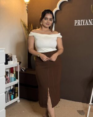 Priyanka Diwate Instagram - Qatal 🔥Outfit link is in my highlight or story 🔥🔥🔥🔥 Got ready for my New makeup batch @psd_makeup_studio