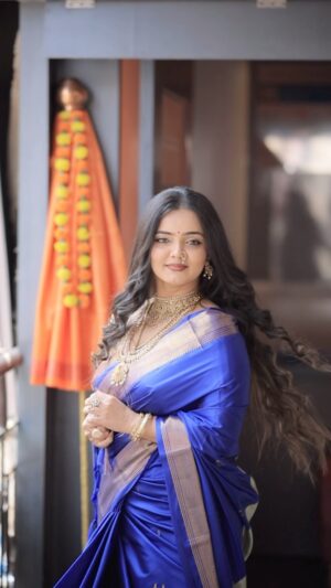 Priyanka Diwate Instagram - Dar varshi Yaa Gudhi Pramana khulun yeychay mala 🌼😅 Beautiful saree : @paithani_weaves

@jayashricollection_official