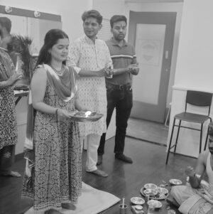 Priyanka Diwate Instagram - Why to post worships only on mondays and tuesdays, everyday is a blessing day #worshipday 

#postoftheday #couple