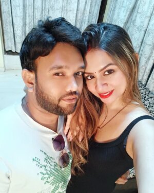 Priyanka Halder Instagram - Yaariyan 💛✨
#actorslife #actorslife #onset #shootingdairies #mumbai #priyankahalder