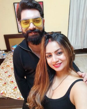 Priyanka Halder Instagram - Yaariyan 💛✨
#actorslife #actorslife #onset #shootingdairies #mumbai #priyankahalder