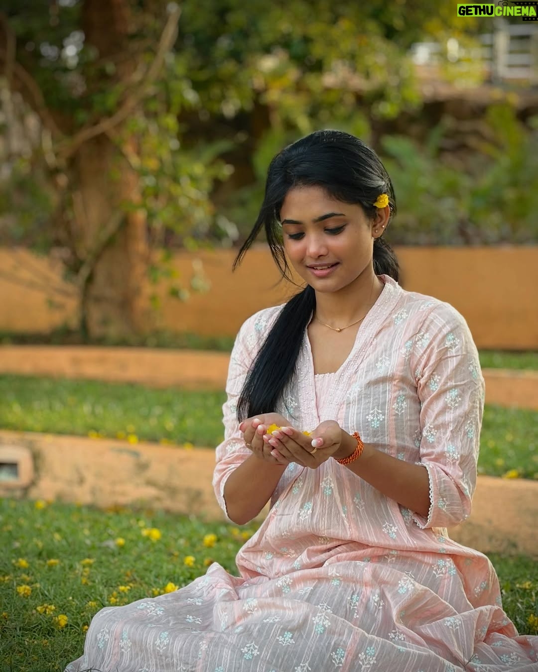 Priyanka Sanam - 19K Likes - Peace of my soul 🫶🏻💗🫂🧿…
#priyankasanam
#instafeed #instagram #instapost #instapic #love #spreadthelove #aashiqui3