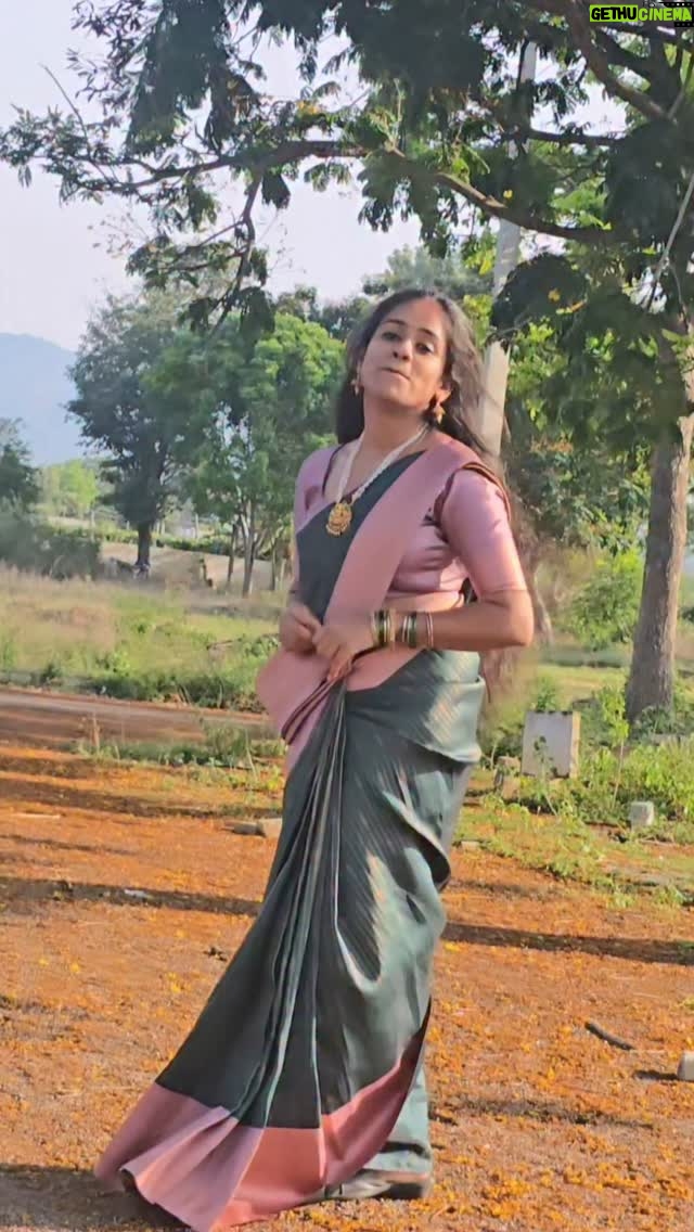 Rachu Suri - 587 Likes - ❤️🤭
Saree:@rs_fashionss_ 💚