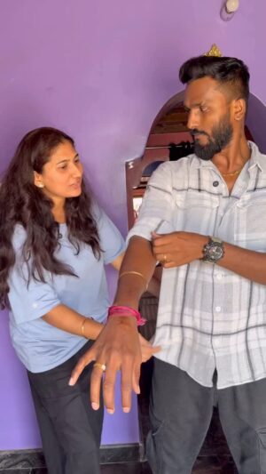 Rajani Shashikumar Instagram - Karchige kaas keludre kododhe ella.. adhuke naav gothalla 🤣….
@shashikutty 

#insta #reels #keepsupporting #kannadareels