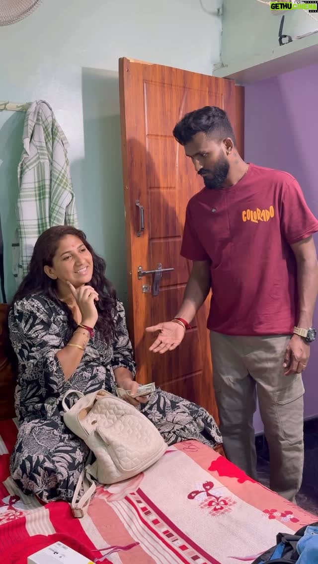 Rajani Shashikumar - 15.7K Likes - Dhuddu kodthini andru chenagidhini antha helalvalla guru 🤦🏼♀️😩…
@shashikutty
#kannada #insta #reels #keepsupporting
