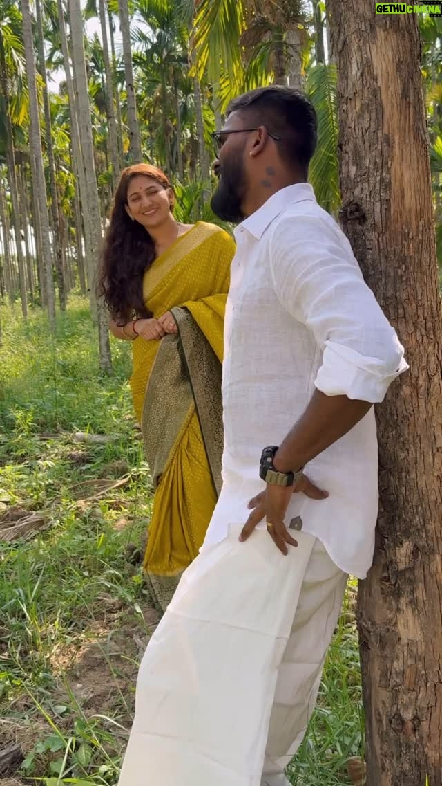 Rajani Shashikumar - 30.5K Likes - Old is gold😍🌼….music 🔥
@shashikutty
#kannada #insta #reels #keepsupporting