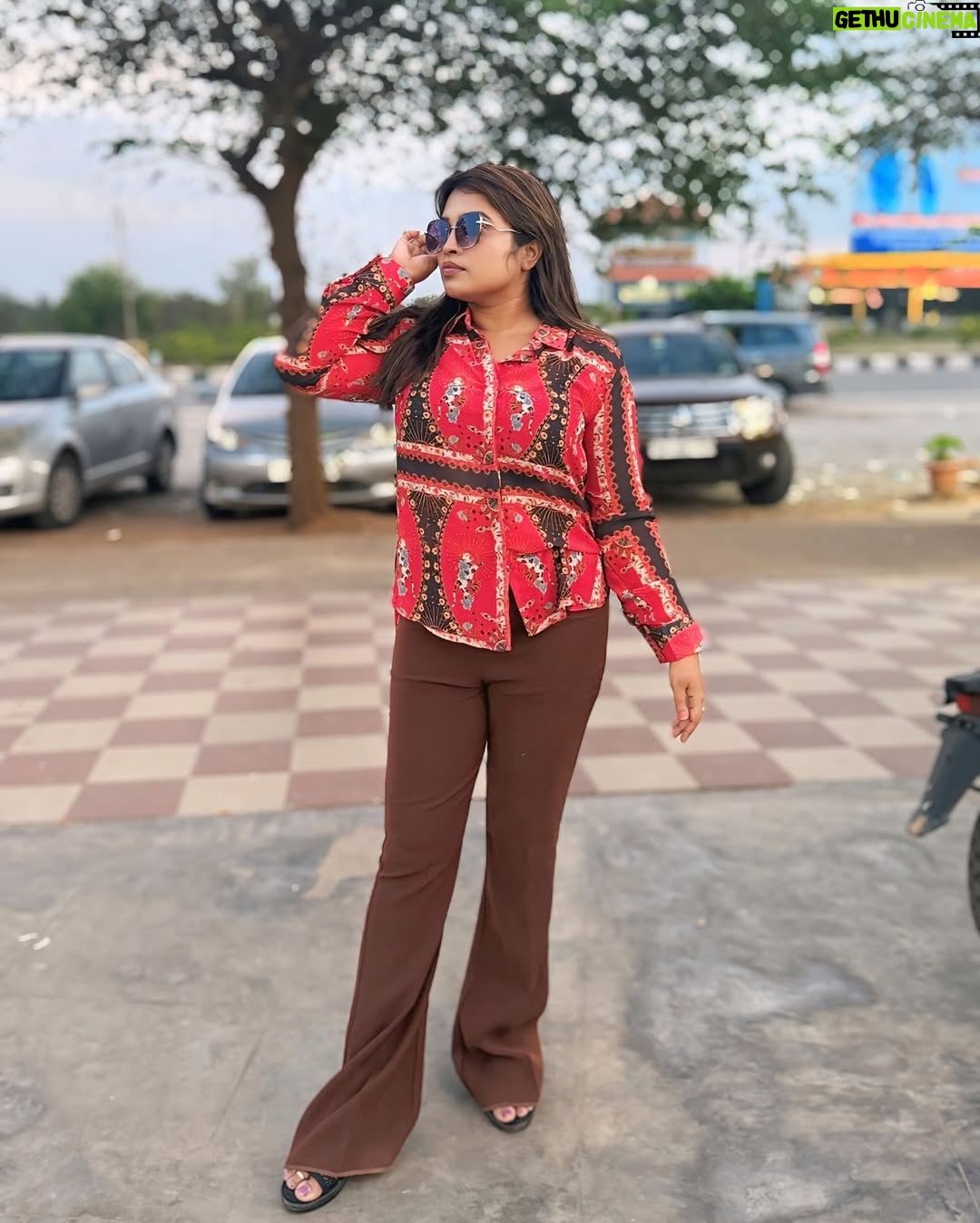 Rajini Lakshmish - 3 Likes - Sipping coffee ☕️ watching the sky turn pink💕