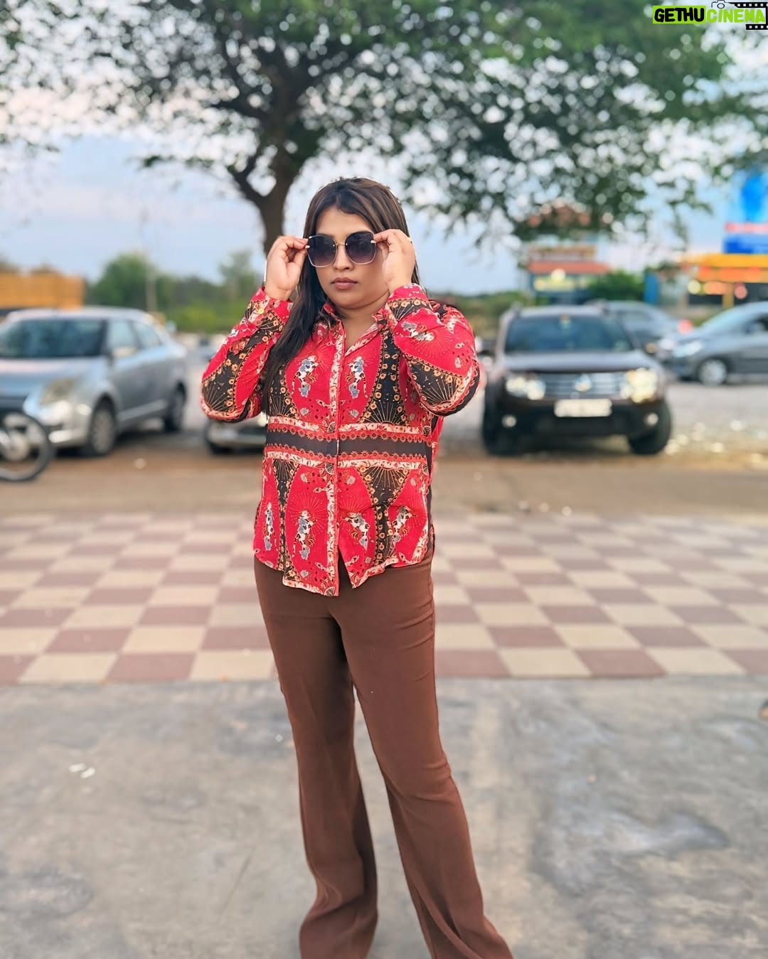 Rajini Lakshmish - 3 Likes - Sipping coffee ☕️ watching the sky turn pink💕
