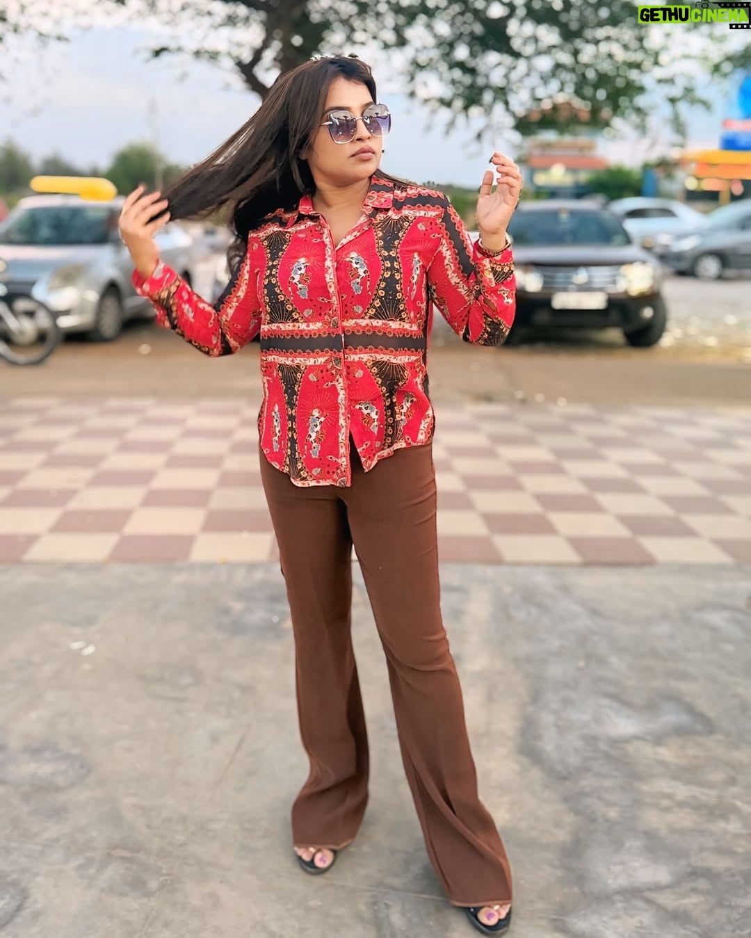 Rajini Lakshmish - 3 Likes - Sipping coffee ☕️ watching the sky turn pink💕