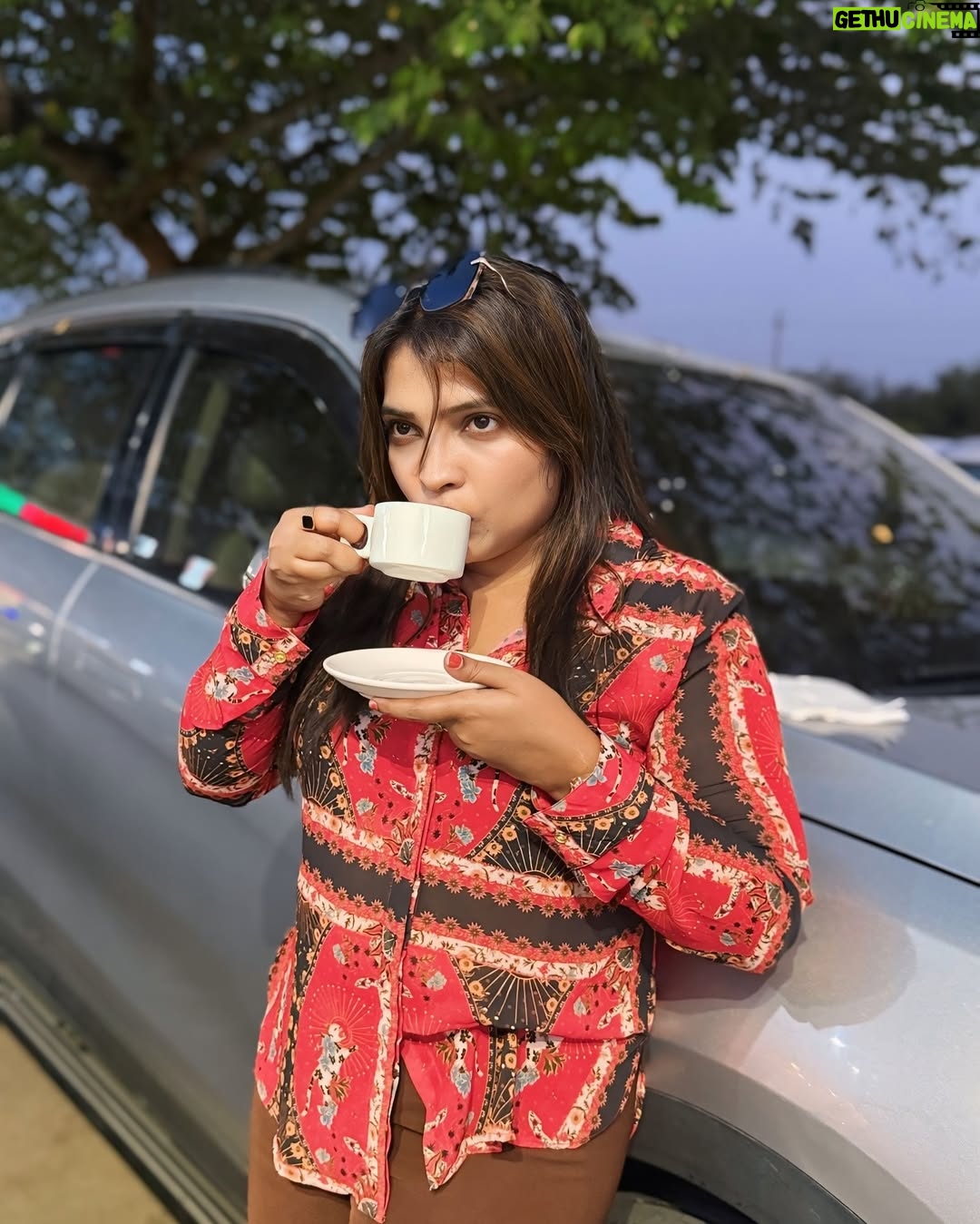 Rajini Lakshmish - 3 Likes - Sipping coffee ☕️ watching the sky turn pink💕