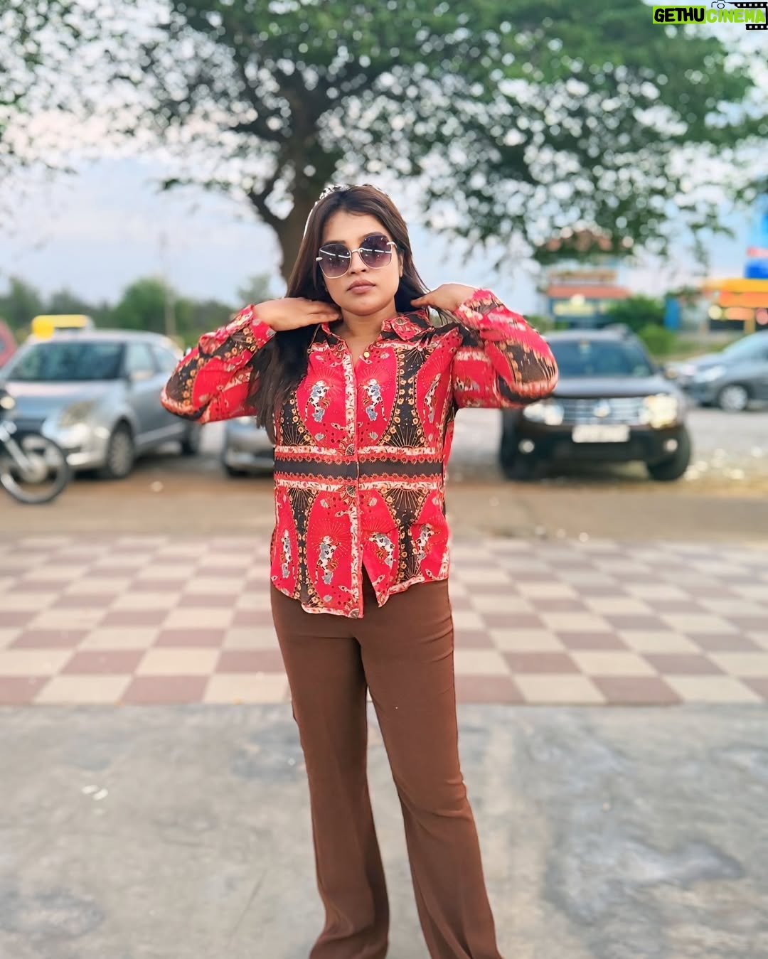Rajini Lakshmish - 3 Likes - Sipping coffee ☕️ watching the sky turn pink💕