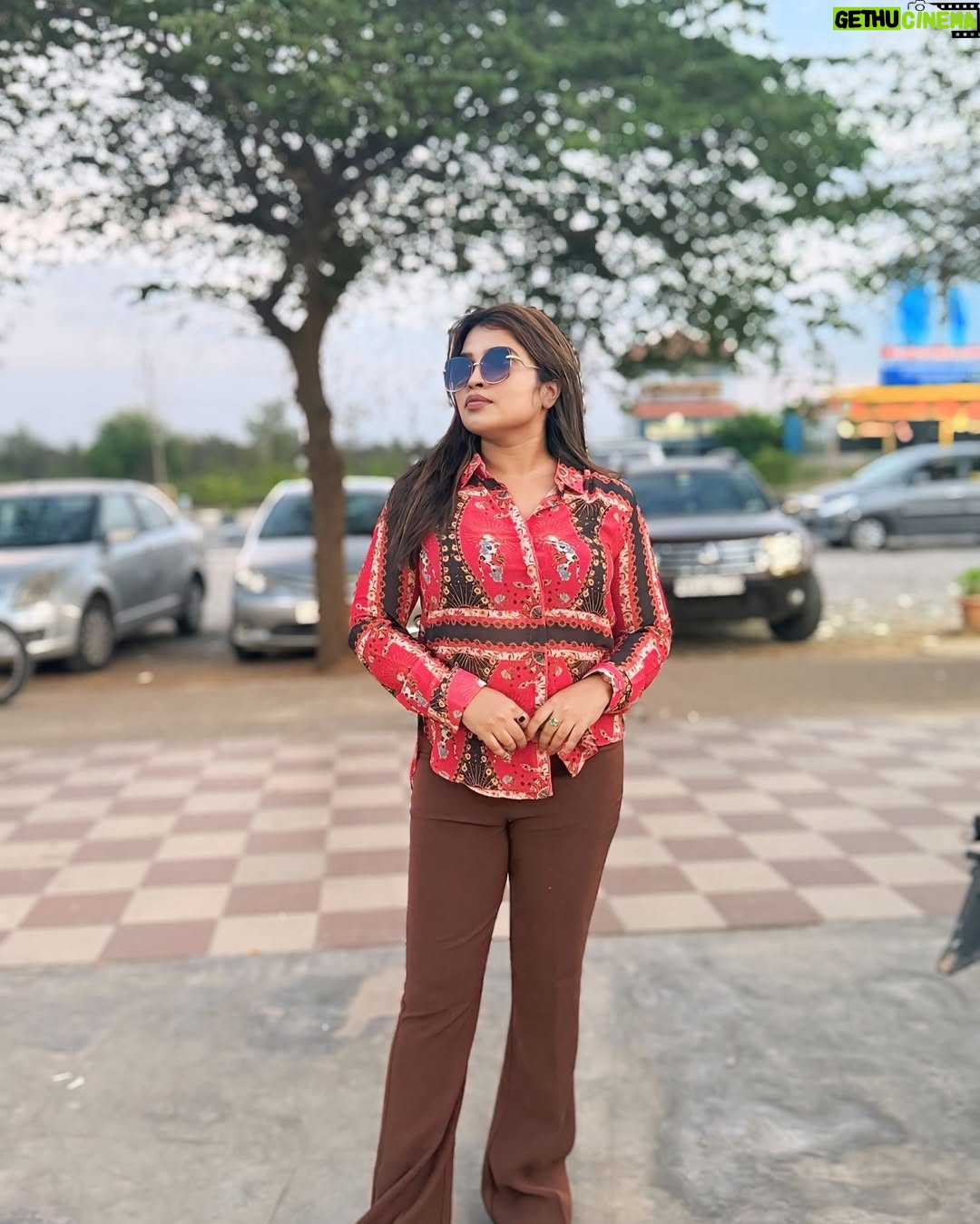Rajini Lakshmish - 3 Likes - Sipping coffee ☕️ watching the sky turn pink💕