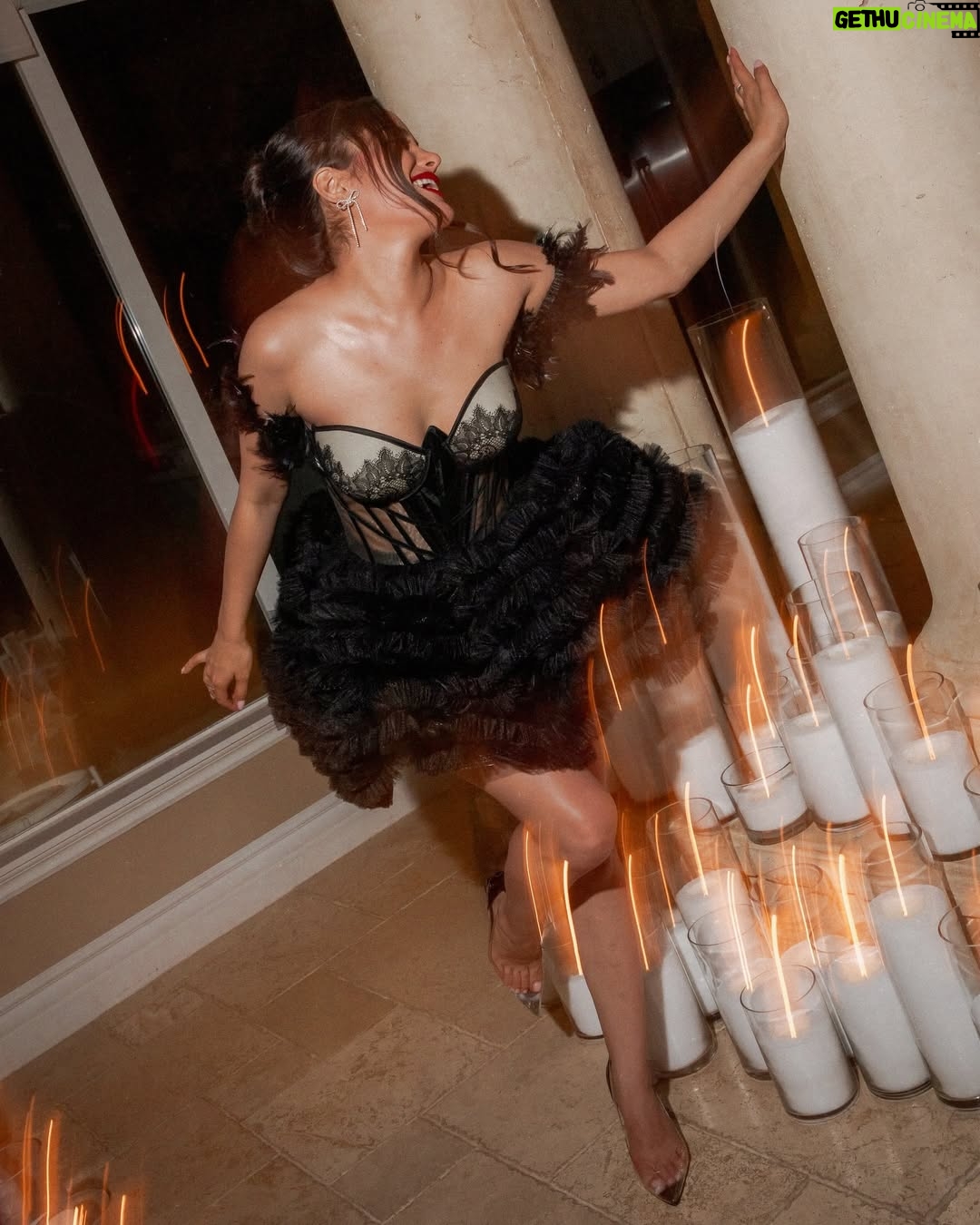Rebecca Ghaderi - 357.3K Likes - 👗 @hananehcouture
Hair @melikazeynali
PHOTO @rl_footage @amirrezaakbari
DESIGN @mahipasha @balloondesignbytina @gigiscandlesoc @nonnascuisine