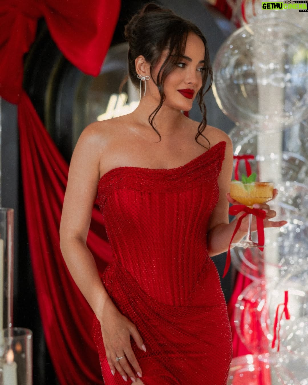Rebecca Ghaderi - 592K Likes - 27 ♥️
All designs & decorations by @mahipasha
@hananehcouture
@melikazeynali
@rl_footage
@amirrezaakbari
@gigiscandlesoc
@balloondesignbytina
@nonnascuisine
@habib0160