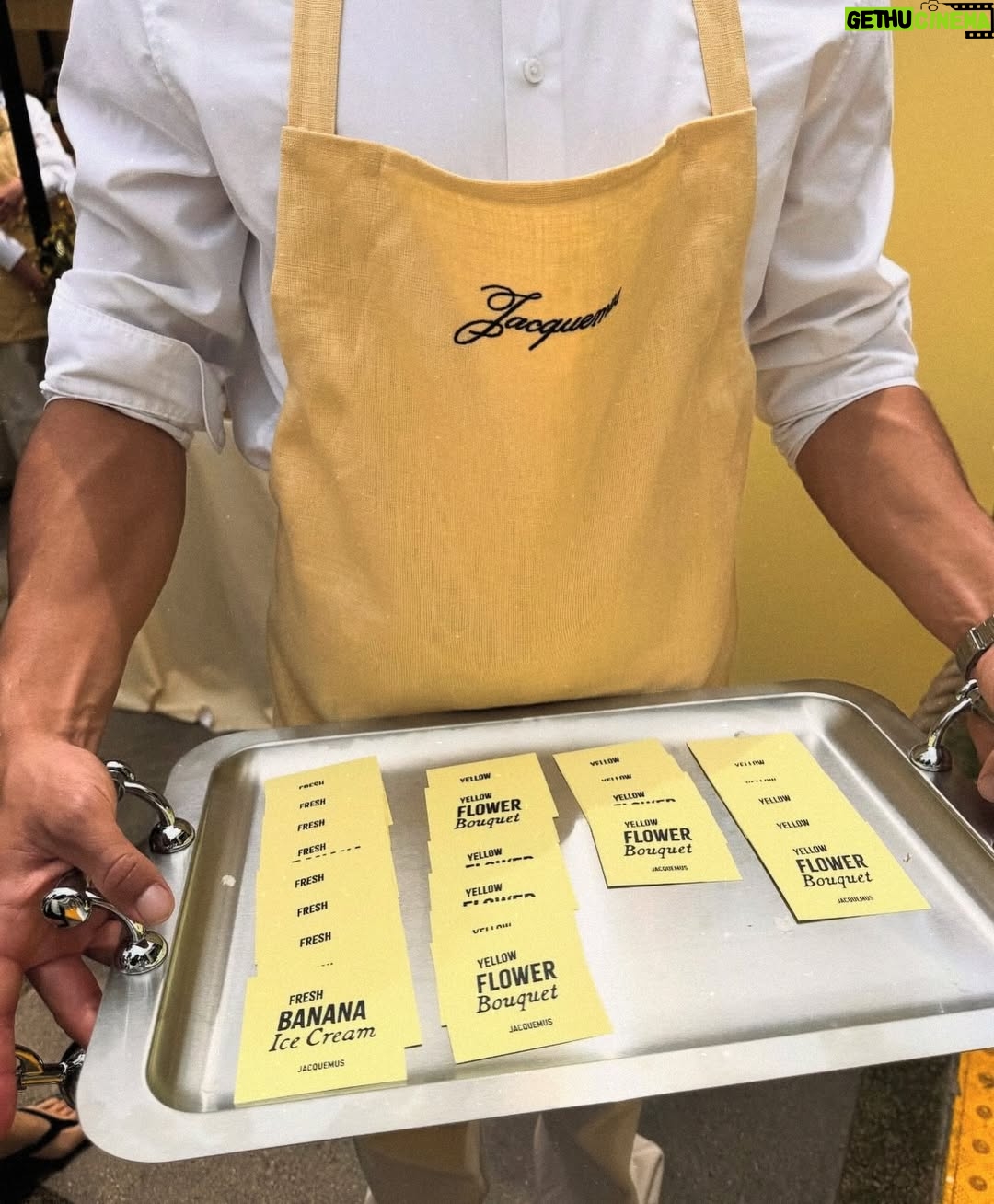 Rebecca Ghaderi - 186.3K Likes - Congratulations @simon_porte_jacquemus on the opening of the first @jacquemus boutique in LA! 💛🍌🍋
افتتاحیه اولین بوتیک jacquemus در لس آنجلس🌼