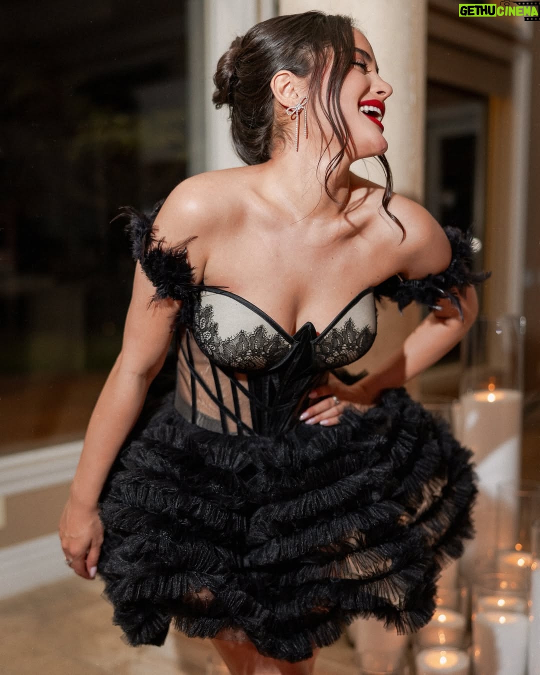 Rebecca Ghaderi - 357.3K Likes - 👗 @hananehcouture
Hair @melikazeynali
PHOTO @rl_footage @amirrezaakbari
DESIGN @mahipasha @balloondesignbytina @gigiscandlesoc @nonnascuisine