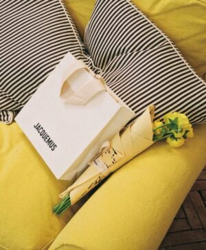 Rebecca Ghaderi Instagram - Congratulations @simon_porte_jacquemus on the opening of the first @jacquemus boutique in LA! 💛🍌🍋
افتتاحیه اولین بوتیک jacquemus در لس آنجلس🌼