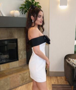 Rebecca Ghaderi Instagram - dress from @bellabarnett.official 🎀

💌 15$ off with my code ‘‘JRG15’’
👗 : devere 
#bellabarnett #bbgals