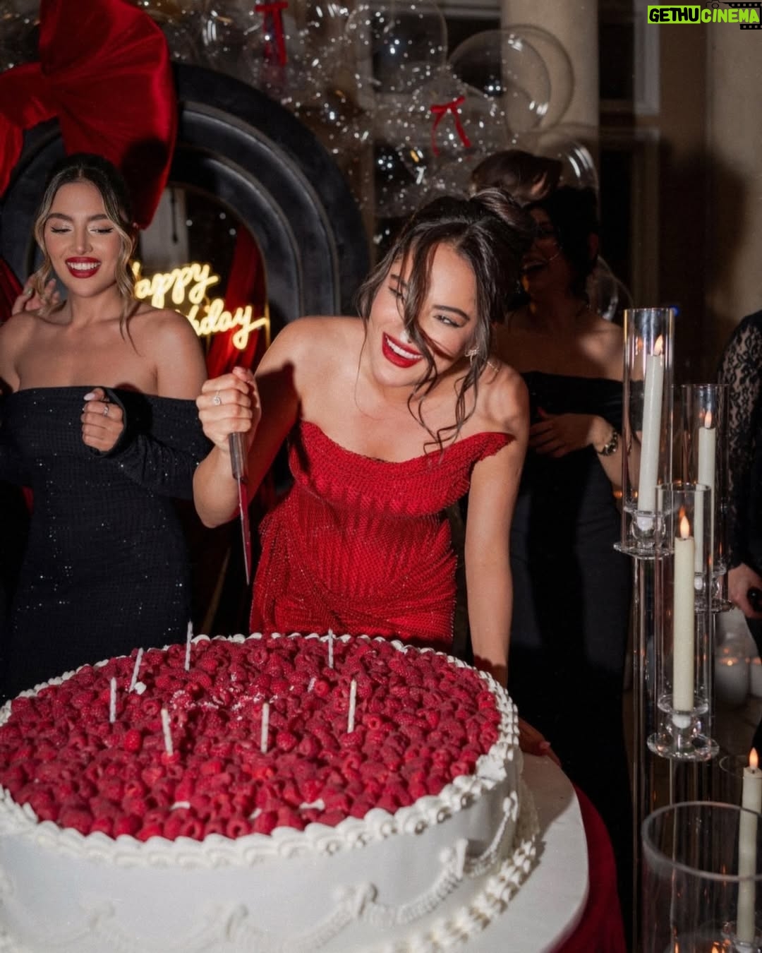 Rebecca Ghaderi - 453.5K Likes - These people made my birthday extra magical🎂
♥️
#27
All designs & decorations by @mahipasha
@rl_footage
@hananehcouture
@melikazeynali
@amirrezaakbari
@gigiscandlesoc
@balloondesignbytina
@nonnascuisine
